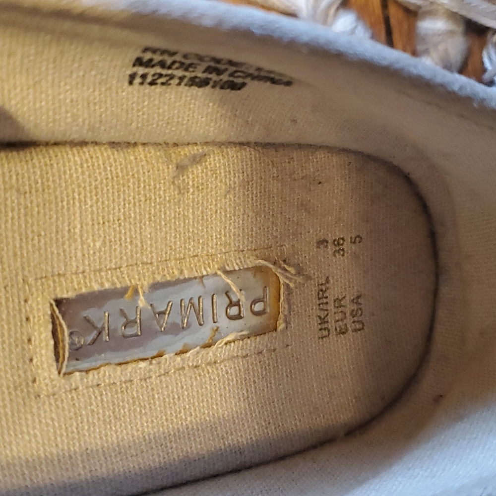 Shoes - Picture 5 of 5